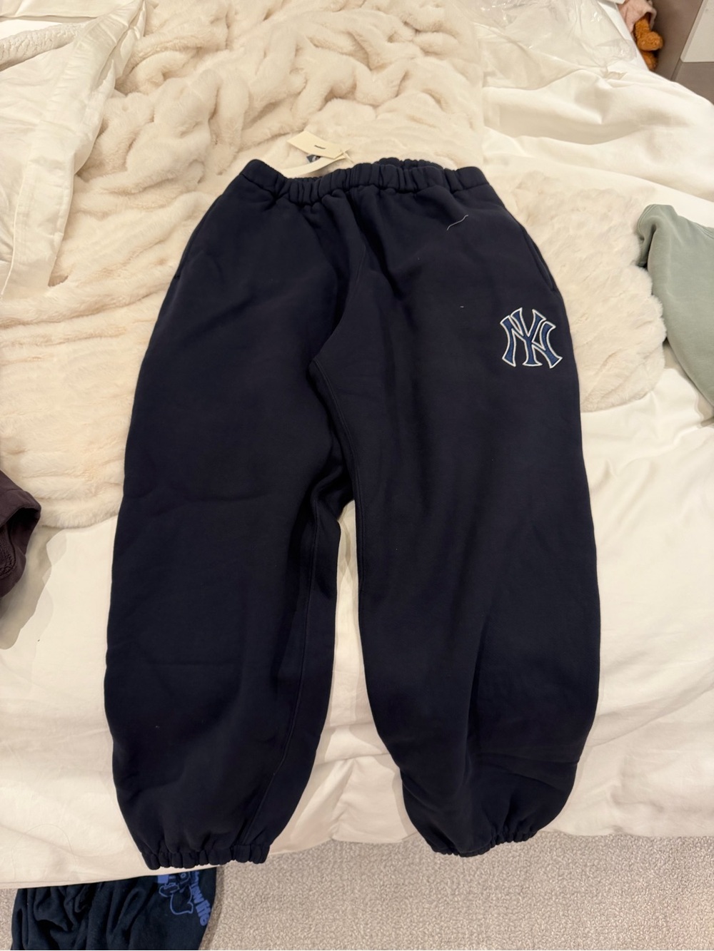 MADHAPPY X YANKEES genuine merchandise Navy Sweatpants with Embroidered NYC Logo